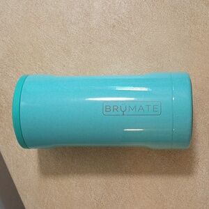 BRUMATE slim can coozie